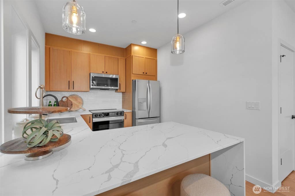 Photo of 435 19th Avenue E, Seattle, WA 98112 (MLS # 2564336)