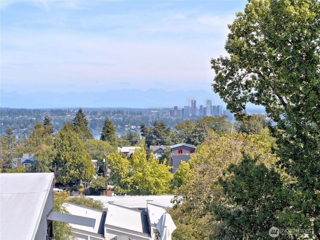 Photo of 435 19th Avenue E, Seattle, WA 98112 (MLS # 2564336)
