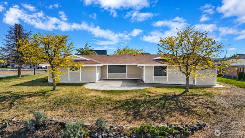 306 N Crestview Drive