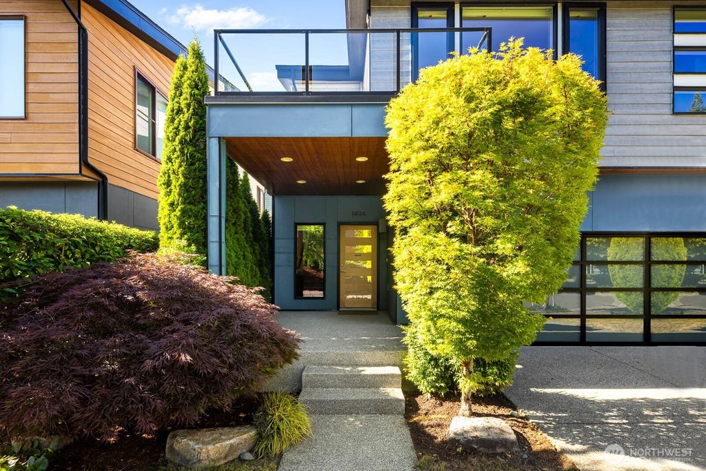 Photo of 1494 14th Place NE, Issaquah, WA 98029 (MLS # 2552196)