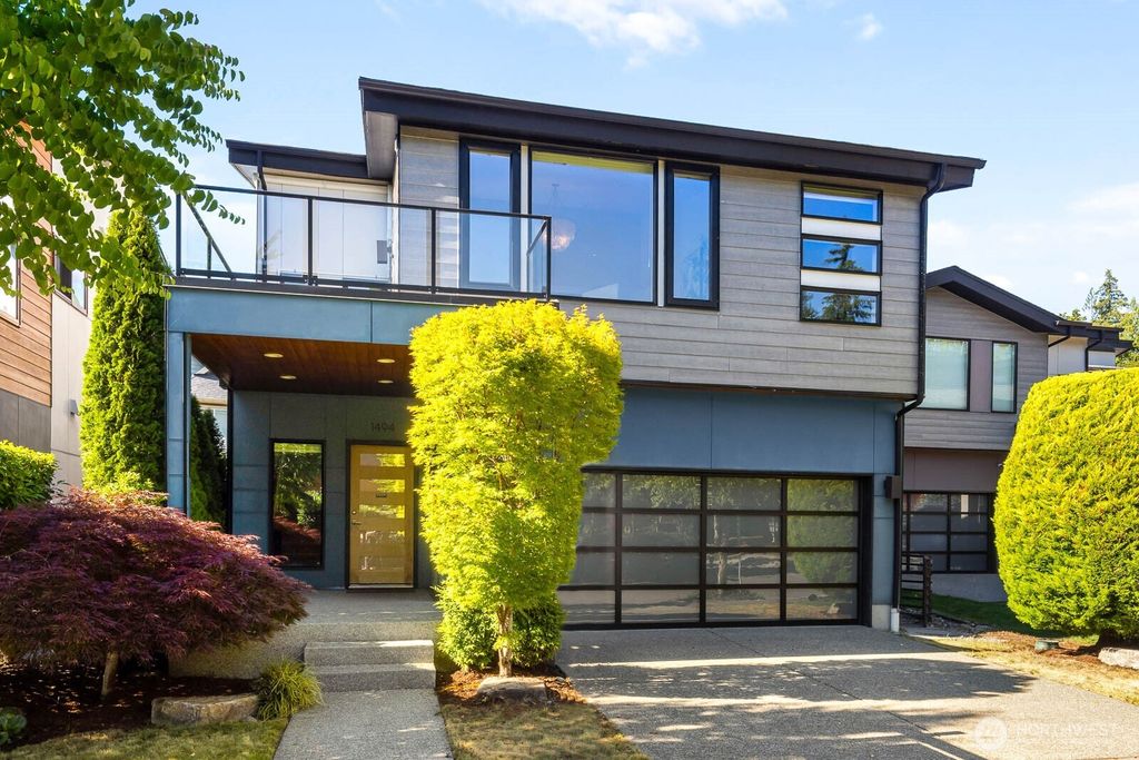 Photo of 1494 14th Place NE, Issaquah, WA 98029 (MLS # 2552196)