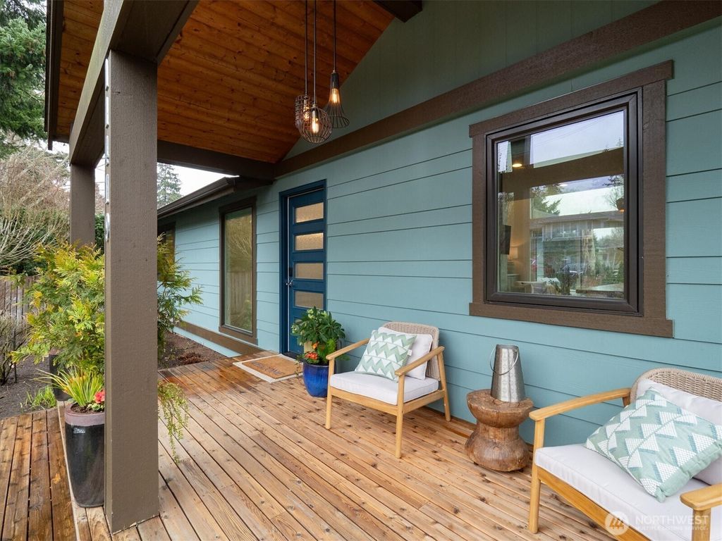 Photo of 11419 NE 90th Street, Kirkland, WA 98033 (MLS # 2491880)