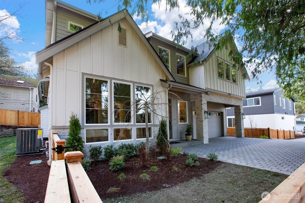 Photo of 8722 128th Avenue NE, Kirkland, WA 98033 (MLS # 2467741)