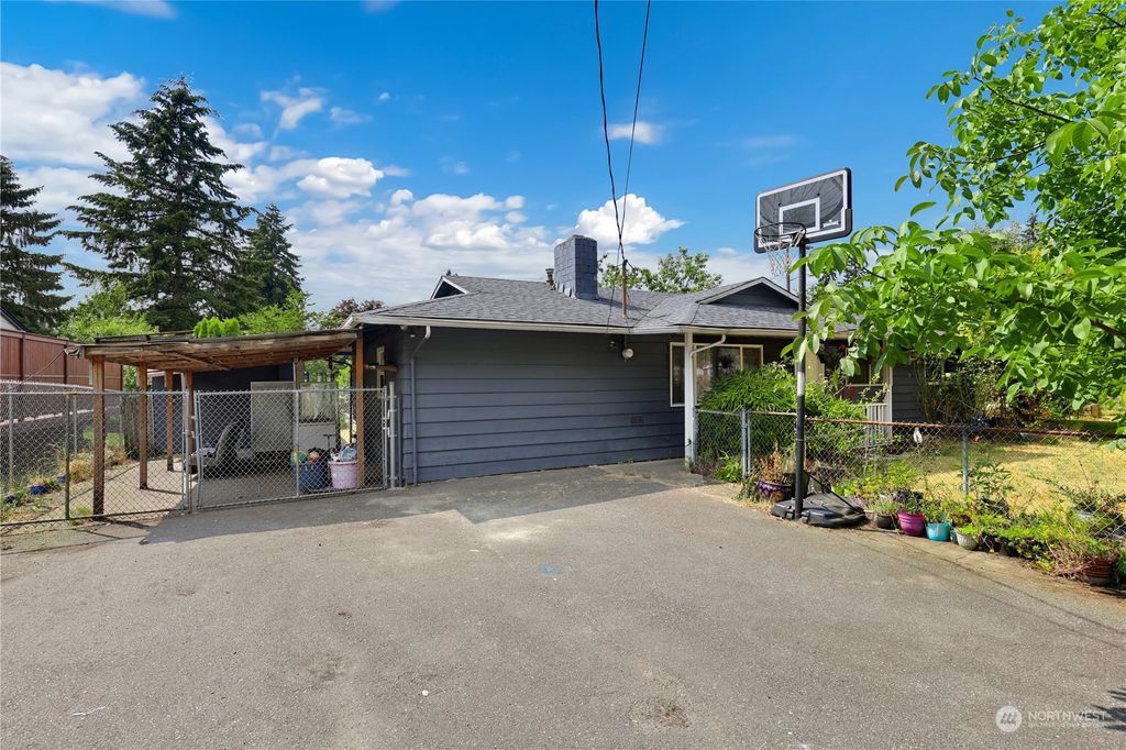 Photo of 16407 128th Avenue SE, Renton, WA 98058 (MLS # 2268520)