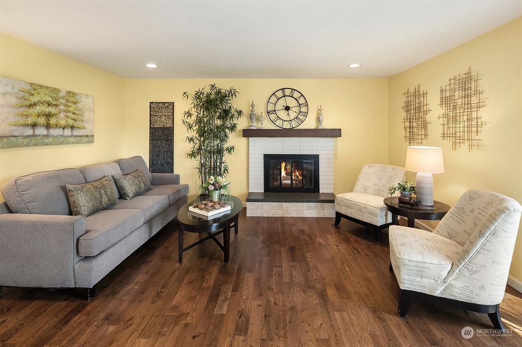 Photo of 19032 86th Avenue NE, Bothell, WA 98011 (MLS # 2048969)