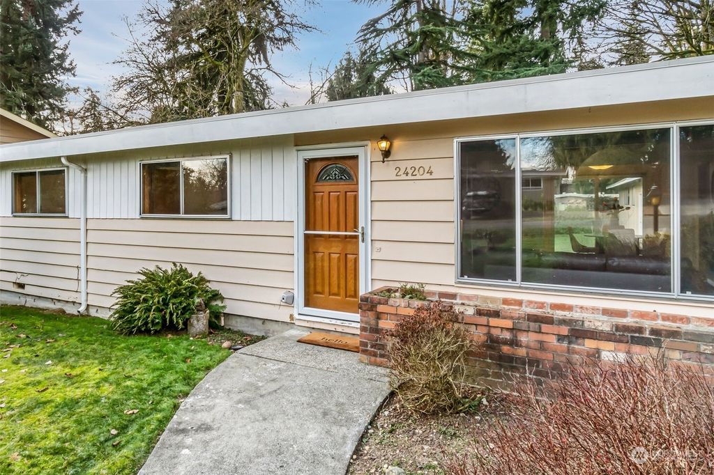 Photo of 24204 2nd Place W, Bothell, WA 98021 (MLS # 2192155)