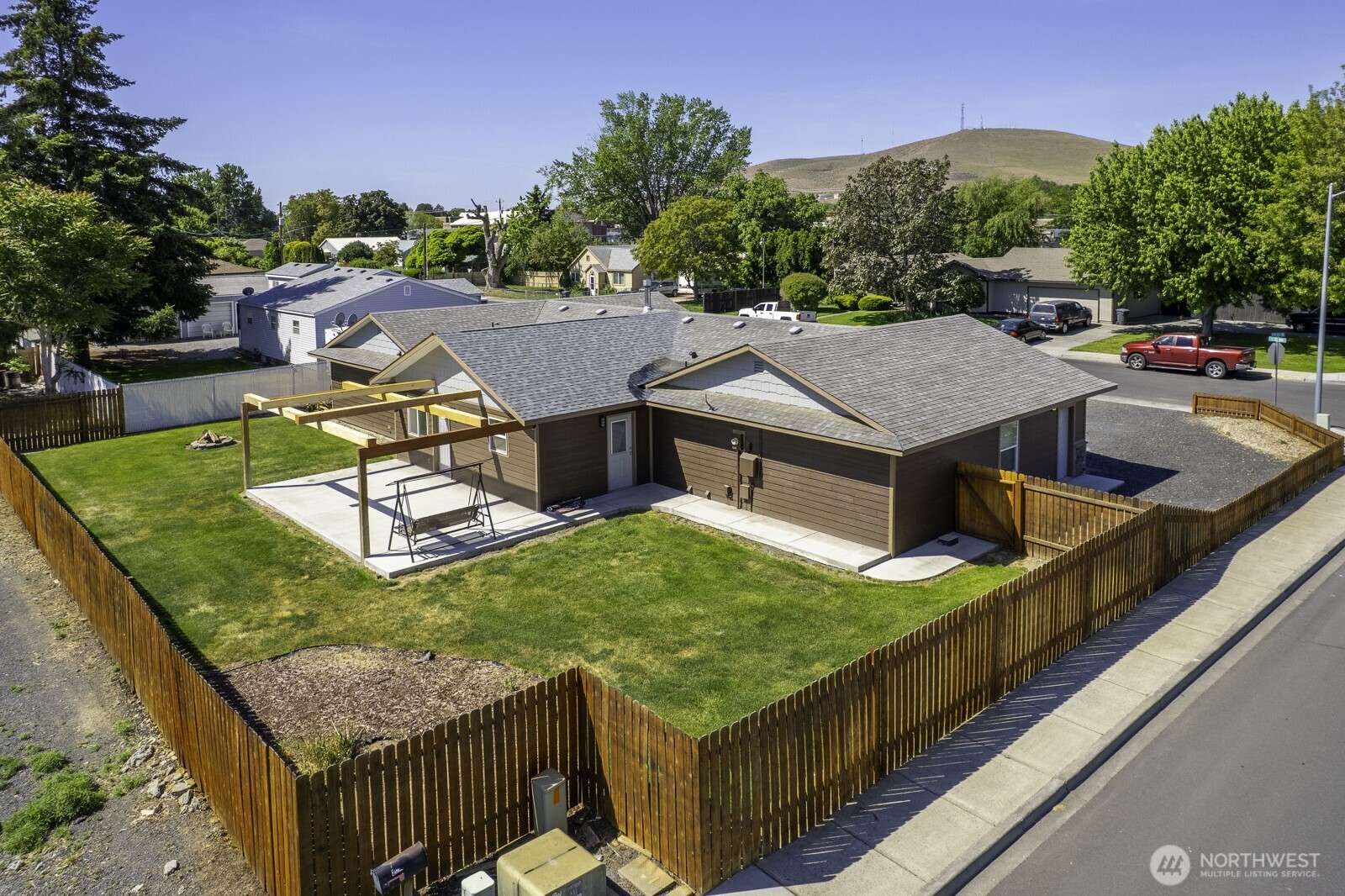 870 NW C Street