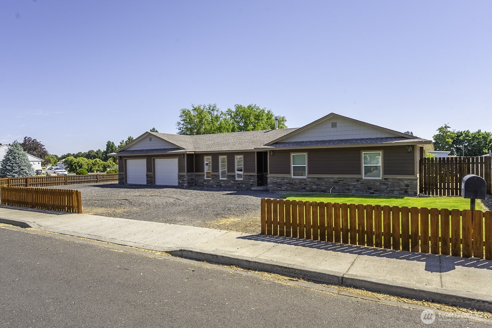 870 NW C Street