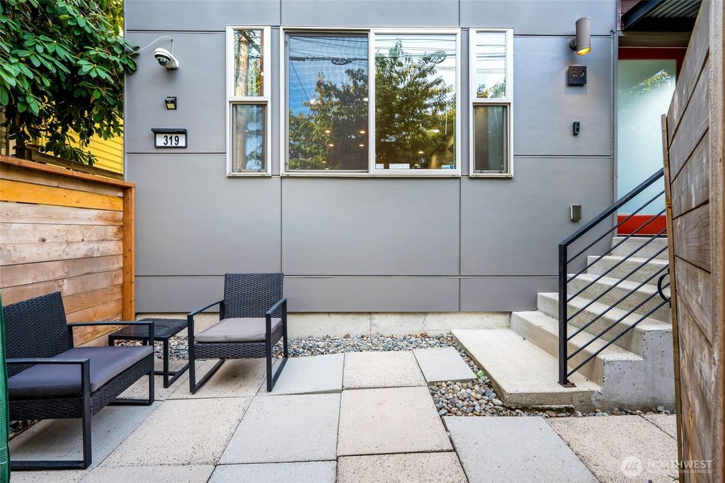 Photo of 319 21st Avenue, Seattle, WA 98122 (MLS # 2430491)