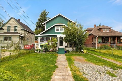 Photo of 1425 S 56th ST St, Tacoma, WA 98408 (MLS # 2436684)