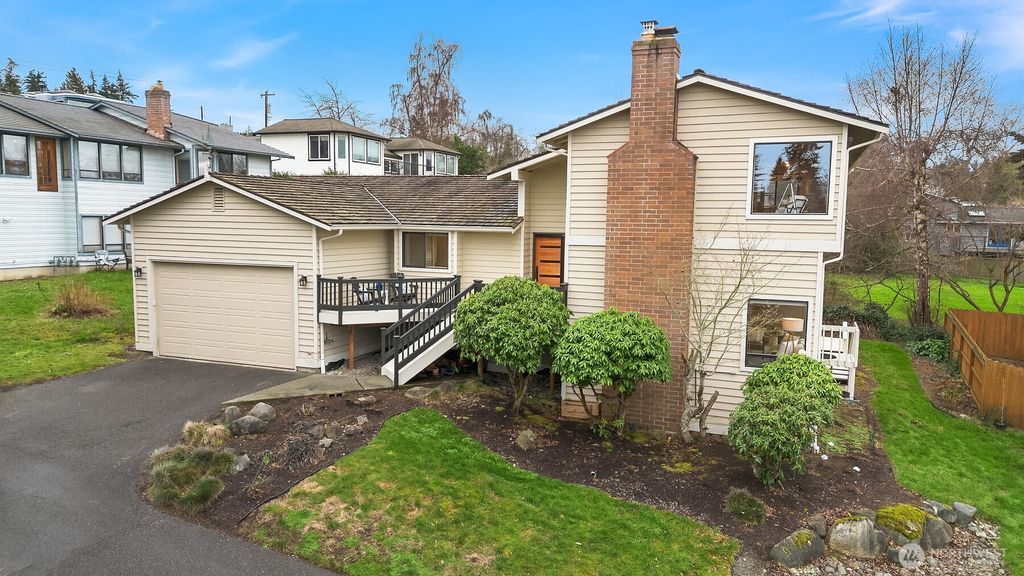 Photo of 902 7th Avenue S, Edmonds, WA 98020 (MLS # 2491099)