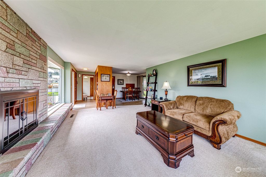 listing image 9368649551653215304