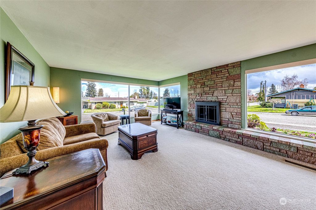 listing image 9367509172124093558