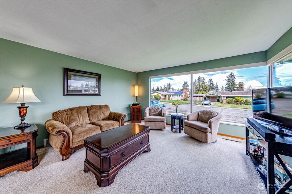 listing image 9368876329143551706