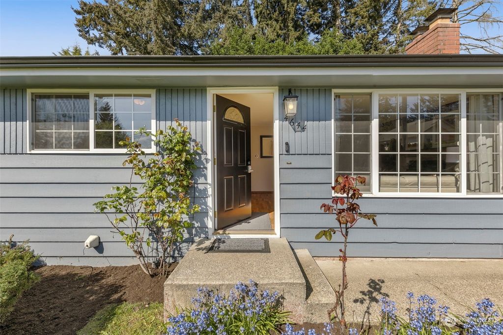 Photo of 4644 S 170th Street, SeaTac, WA 98188 (MLS # 2225607)