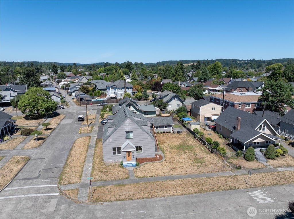 Photo of 517 Center Street, Centralia, WA 98531 (MLS # 2562786)