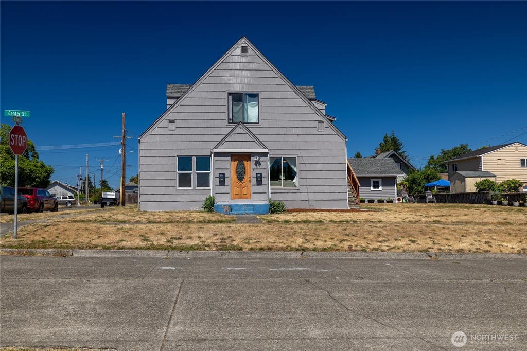 Photo of 517 Center Street, Centralia, WA 98531 (MLS # 2562786)