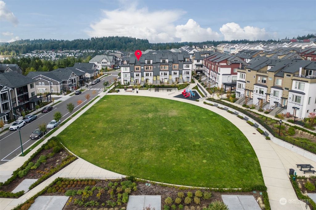 Photo of 530 NE Daisy Walk Walk, Issaquah, WA 98029 (MLS # 2168201)