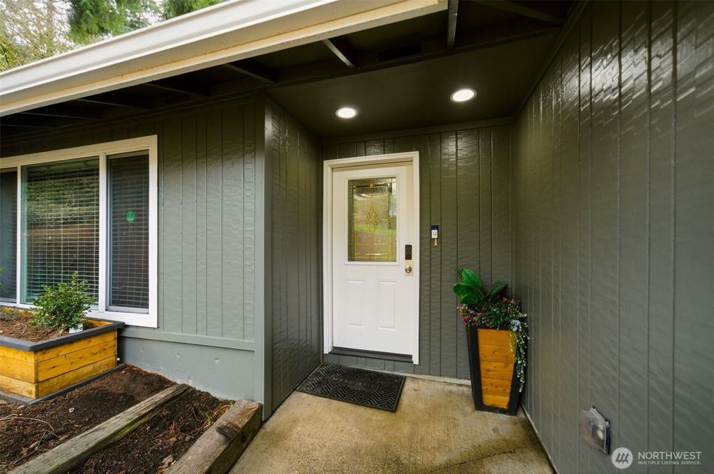 Photo of 1302 Bloyd Street, Kelso, WA 98626 (MLS # 2495198)