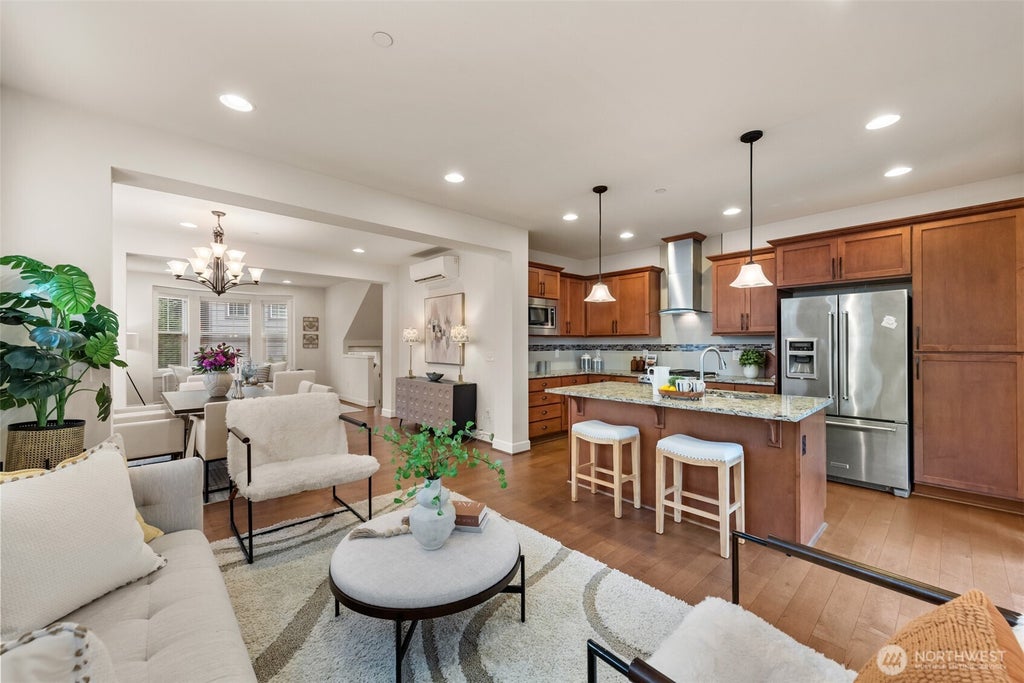 Photo of 1321 Greenwich Walk NE, Issaquah, WA 98029 (MLS # 2592288)