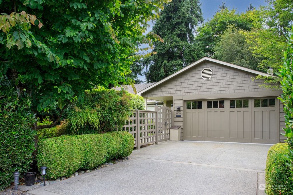 Photo of 3925 90th Avenue SE, Mercer Island, WA 98040 (MLS # 2150108)