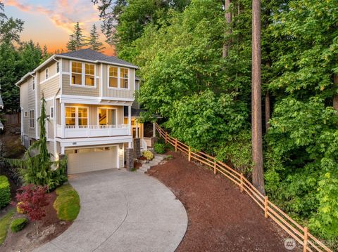 Photo of 16990 NE 84th Court, Redmond, WA 98052 (MLS # 2526199)