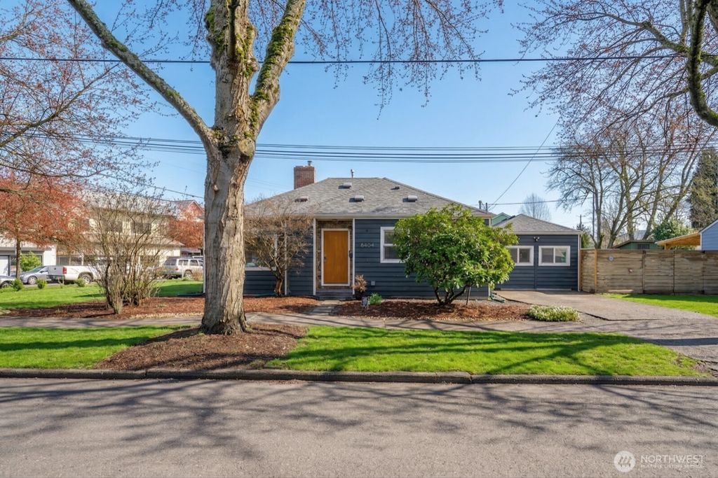 Photo of 8404 12th Avenue S, Seattle, WA 98108 (MLS # 2496854)