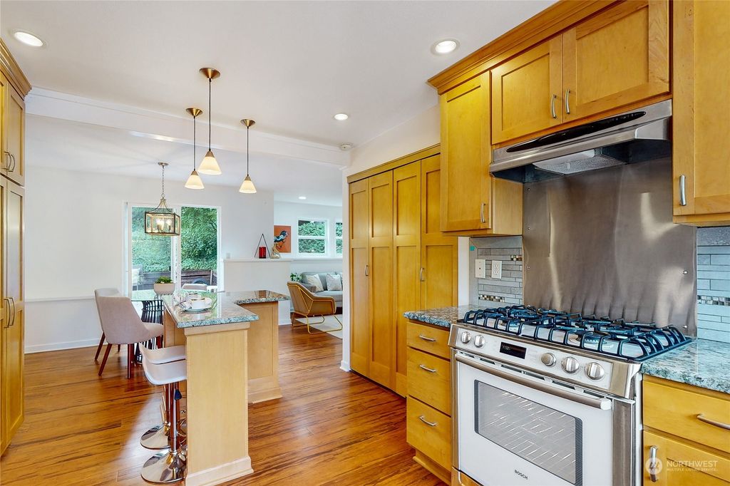 Photo of 16633 SE 40th Place, Bellevue, WA 98008 (MLS # 2175285)