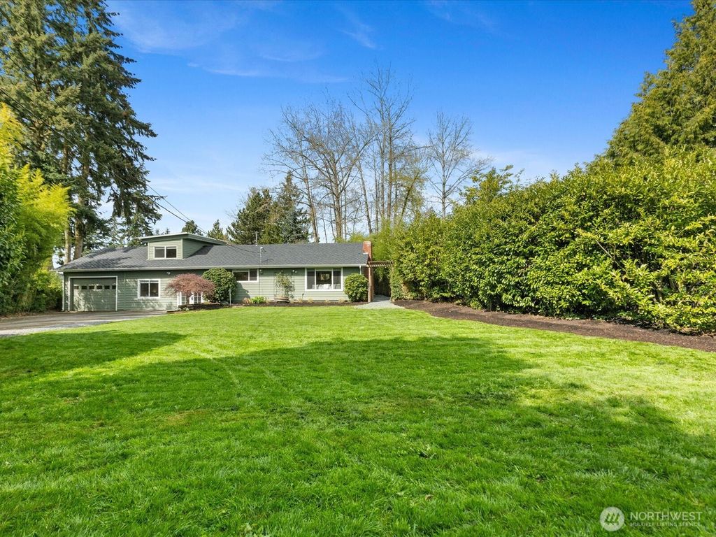 Photo of 15220 Ash Way, Lynnwood, WA 98087 (MLS # 2353544)