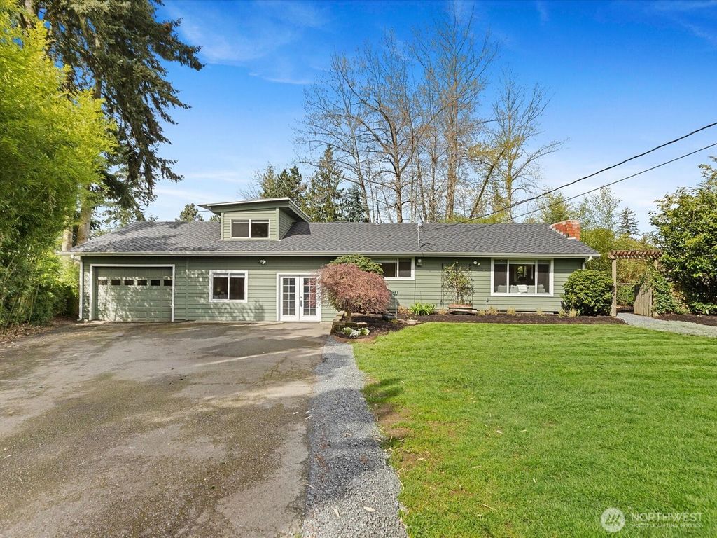 Photo of 15220 Ash Way, Lynnwood, WA 98087 (MLS # 2353544)