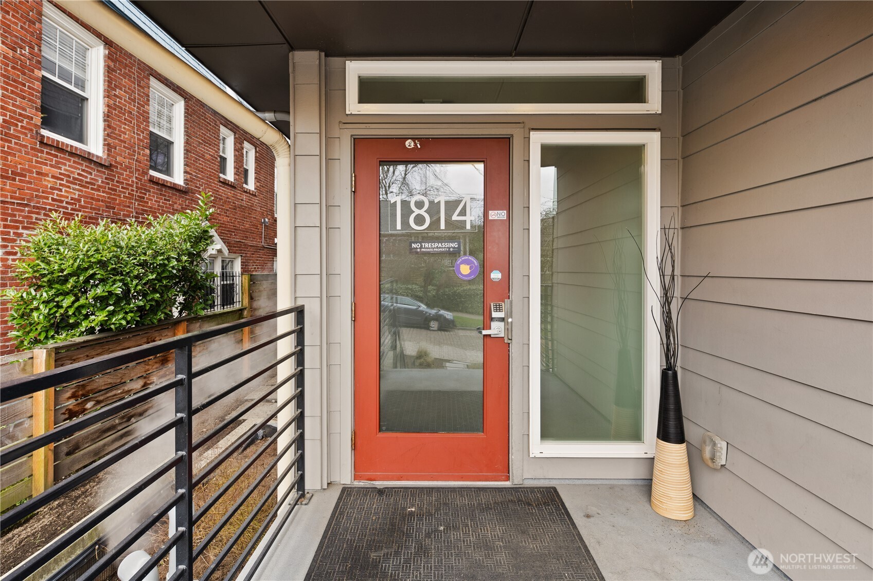 1814 E John Street