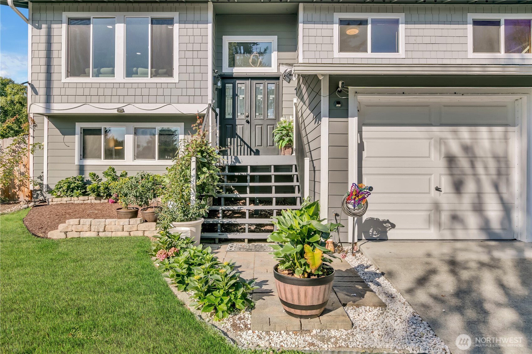 3302 Centennial Way NE