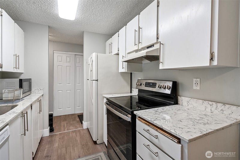 4501 Grandview Drive W T221