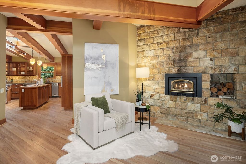 Photo of 7816 NE 32nd Street, Medina, WA 98039 (MLS # 2479686)