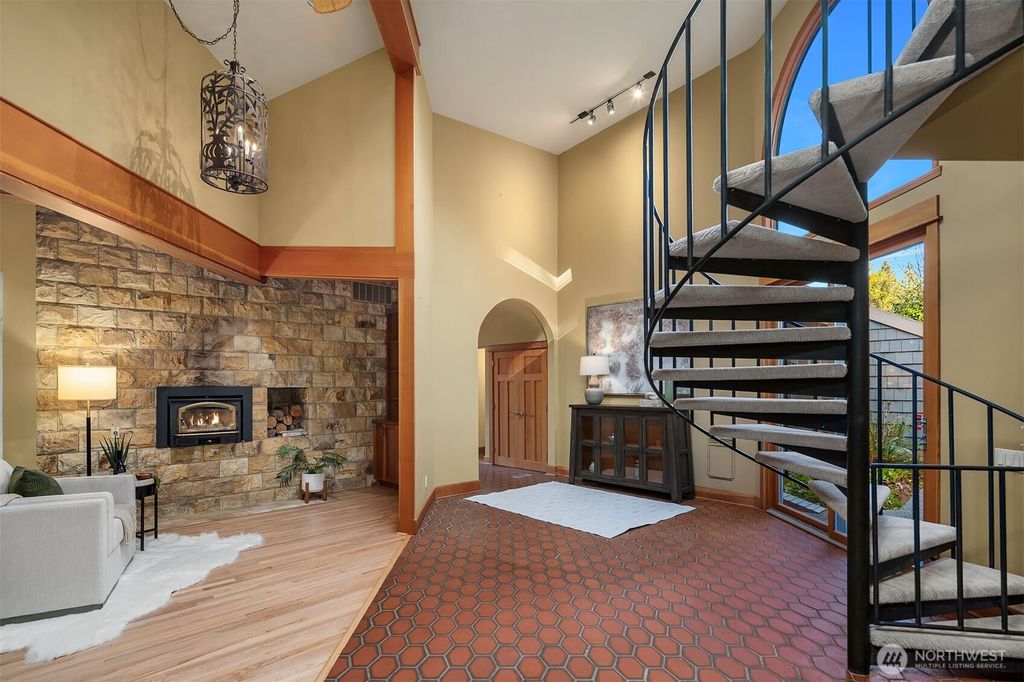 Photo of 7816 NE 32nd Street, Medina, WA 98039 (MLS # 2479686)