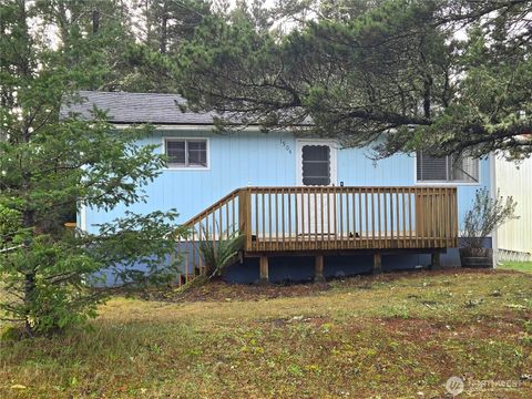 Photo of 1504 170th Place, Long Beach, WA 98631 (MLS # 2475229)
