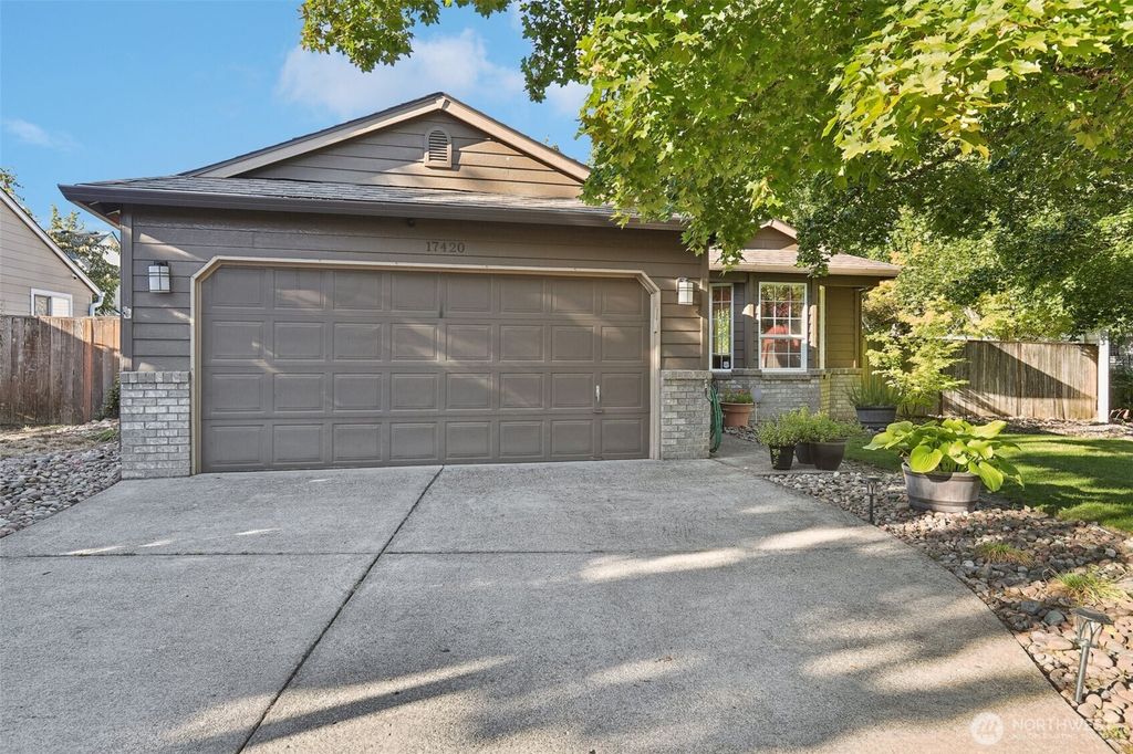 Photo of 17420 SE 18th Street, Vancouver, WA 98683 (MLS # 2464256)