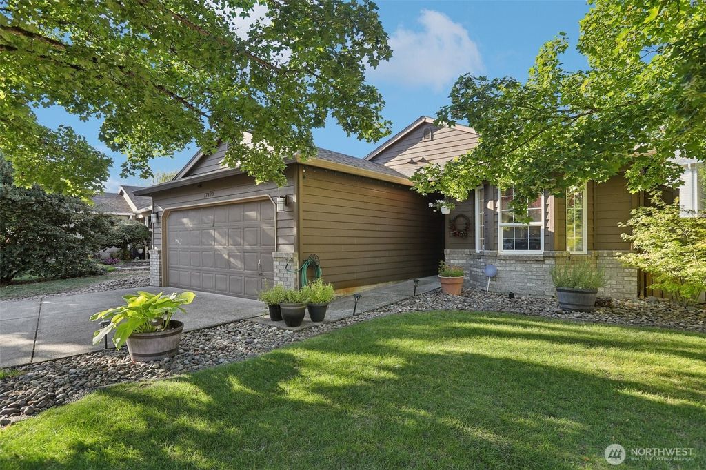 Photo of 17420 SE 18th Street, Vancouver, WA 98683 (MLS # 2464256)