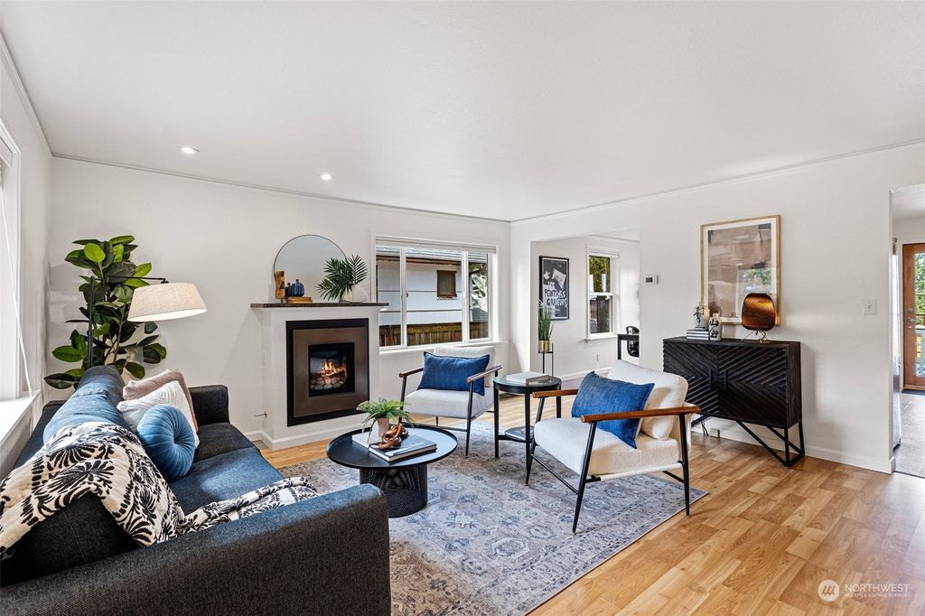 Photo of 3833 45th Avenue SW, Seattle, WA 98116 (MLS # 2246540)