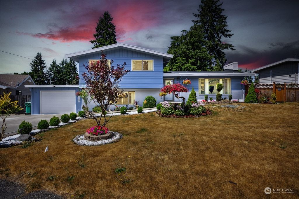 Photo of 31211 1st Place SW, Federal Way, WA 98023 (MLS # 2142205)