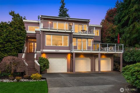 Photo of 10211 NE 59th Street, Kirkland, WA 98033 (MLS # 2501948)