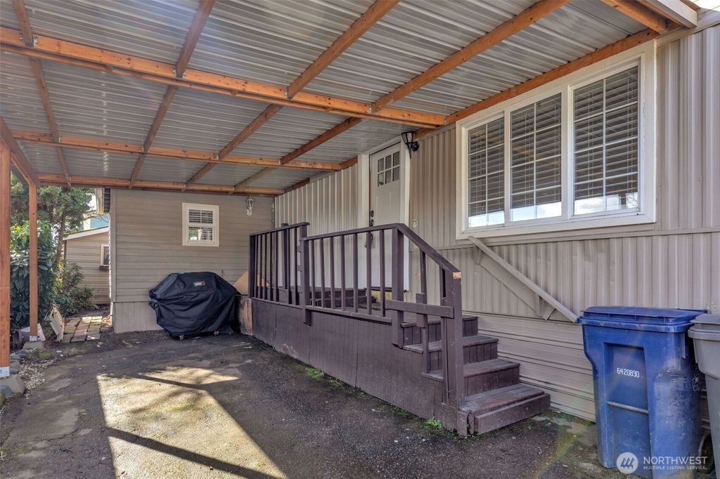 Photo of 23708 Locust Way #23, Bothell, WA 98021 (MLS # 2516748)