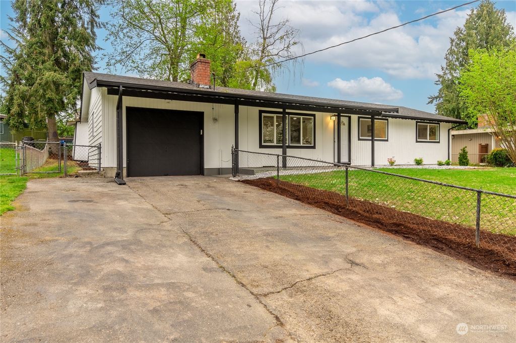 Photo of 30610 1st Place S, Federal Way, WA 98003 (MLS # 2062218)