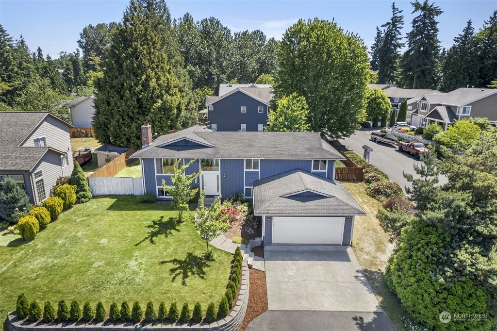 Photo of 2622 Jones Avenue NE, Renton, WA 98056 (MLS # 2075826)