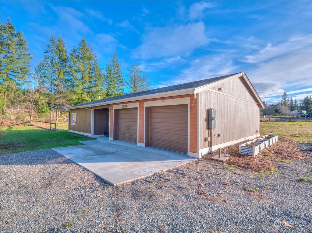 Photo of 40305 302 Avenue SE, Enumclaw, WA 98022 (MLS # 2025343)