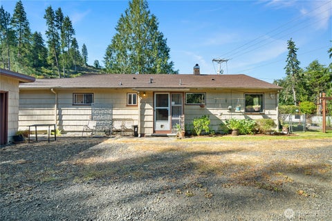 Photo of 124 Endresen Road, Hoquiam, WA 98550 (MLS # 2554623)