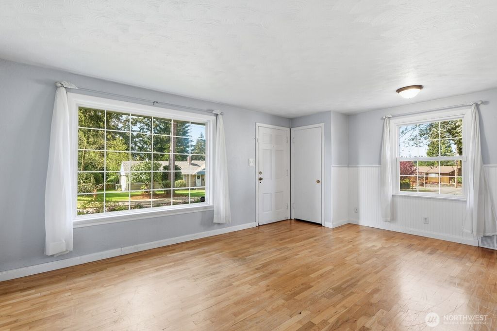 Photo of 509 Summit Avenue, Tacoma, WA 98466 (MLS # 2512653)