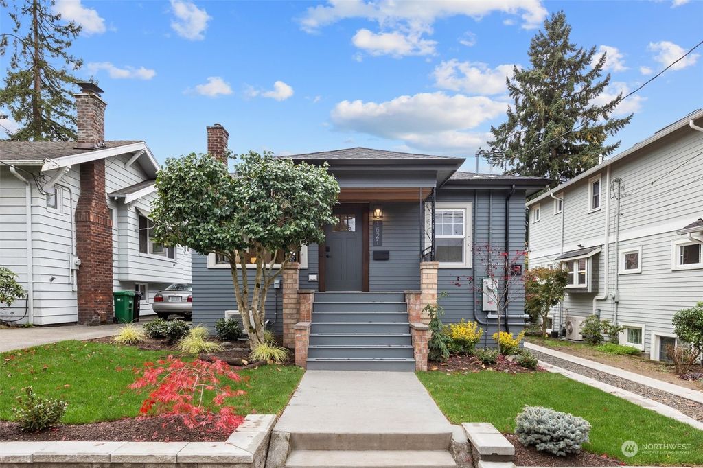 Photo of 1621 N 55th Street, Seattle, WA 98103 (MLS # 2304874)