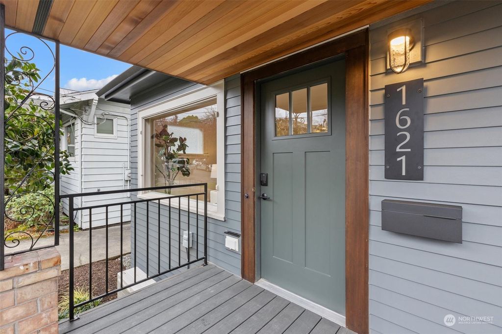 Photo of 1621 N 55th Street, Seattle, WA 98103 (MLS # 2304874)