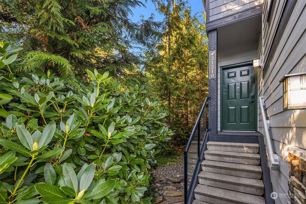 Photo of 21210 SE 42nd Place #21210, Issaquah, WA 98029 (MLS # 2298521)